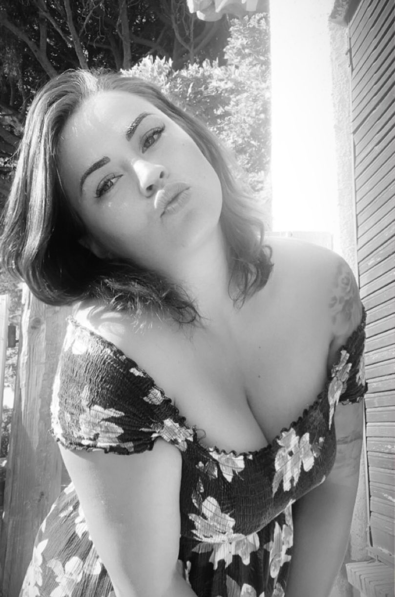 Vic Alouqua _disponible pour passer des bons moments coquins ensemble 